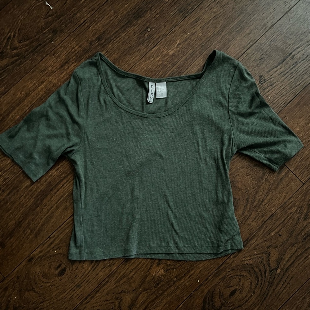 H&M Divided Ribbed Green 3/4 Sleeve Scoop Neck Basic Crop Top size L